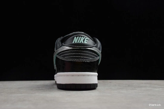 Co Diamond Diamond Supply SB Black Low Dunk Nike BV1310-001 0323